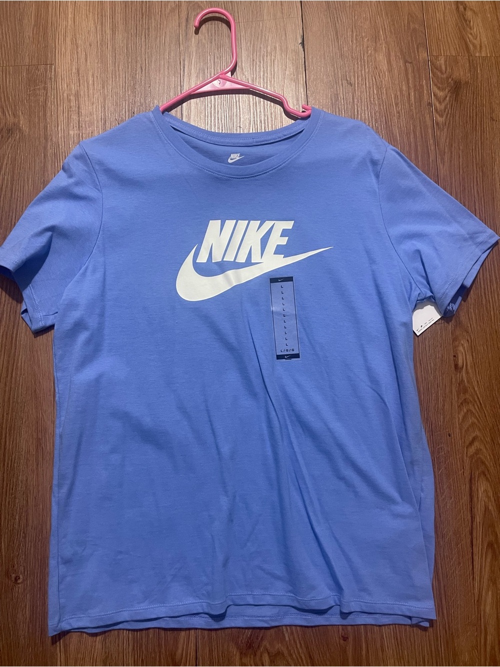 Nike women Classic Swoosh T-Shirt in Light Blue